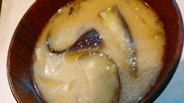ごま油が香る なすのお味噌汁 レシピ 作り方 By Shioriのママ クックパッド 簡単おいしいみんなのレシピが366万品