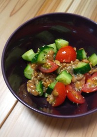 納豆とカラフル野菜のシンプルサラダ