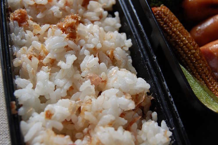 夏のお弁当にうめおかかご飯 レシピ 作り方 By ふみか クックパッド 簡単おいしいみんなのレシピが360万品