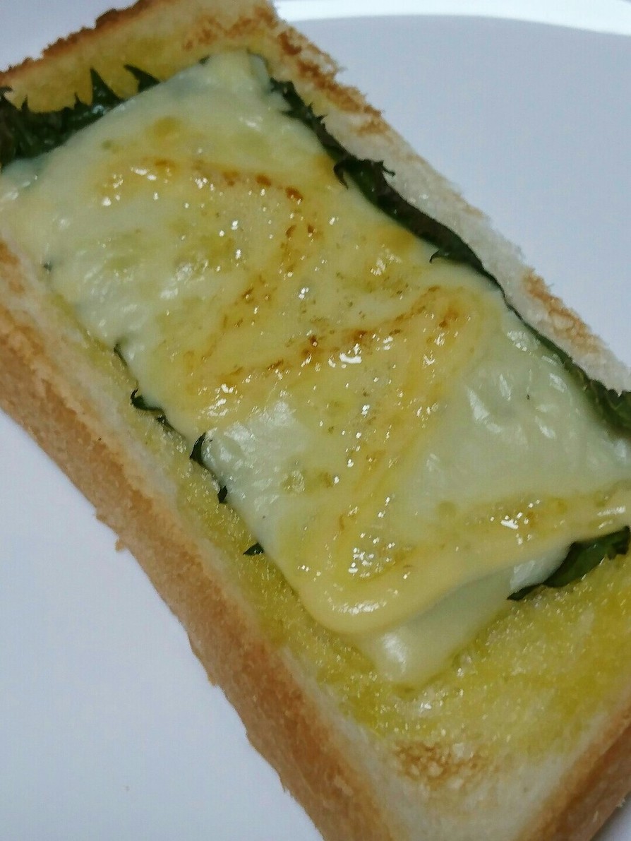 旨い♡(❊´︶`❊)青じそチーズトーストの画像