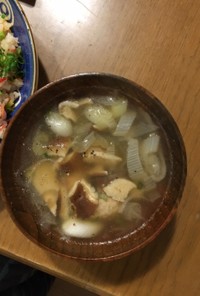 簡単美味しい！鶏団子の中華春雨スープ