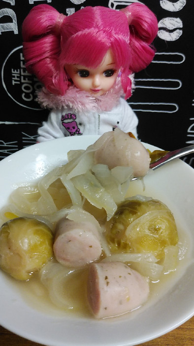 リカちゃん♡芽キャベツのオニオンスープの写真