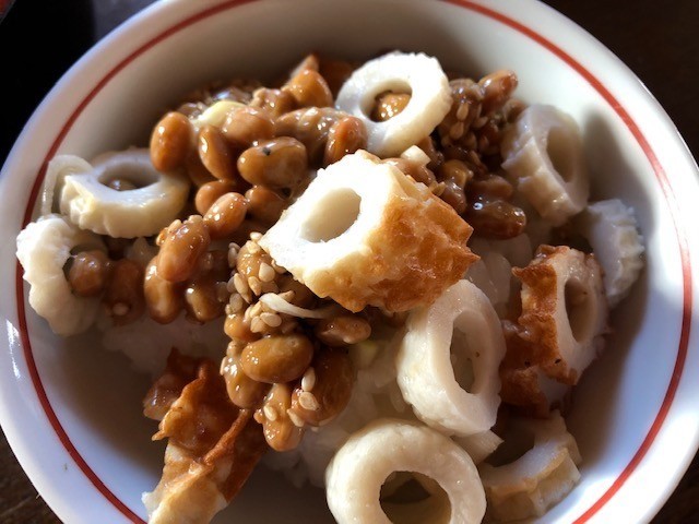 納豆とちくわのシンプルご飯の画像