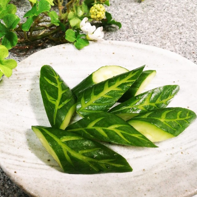 きゅうりや南瓜の木の葉飾り切り レシピ 作り方 By Mami S クックパッド