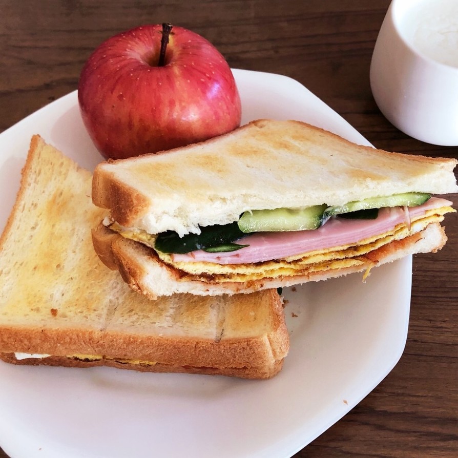 ハムたまきゅうりのサンドイッチの画像