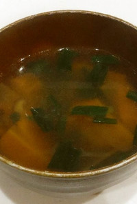 ニラニンジン中華風スープ