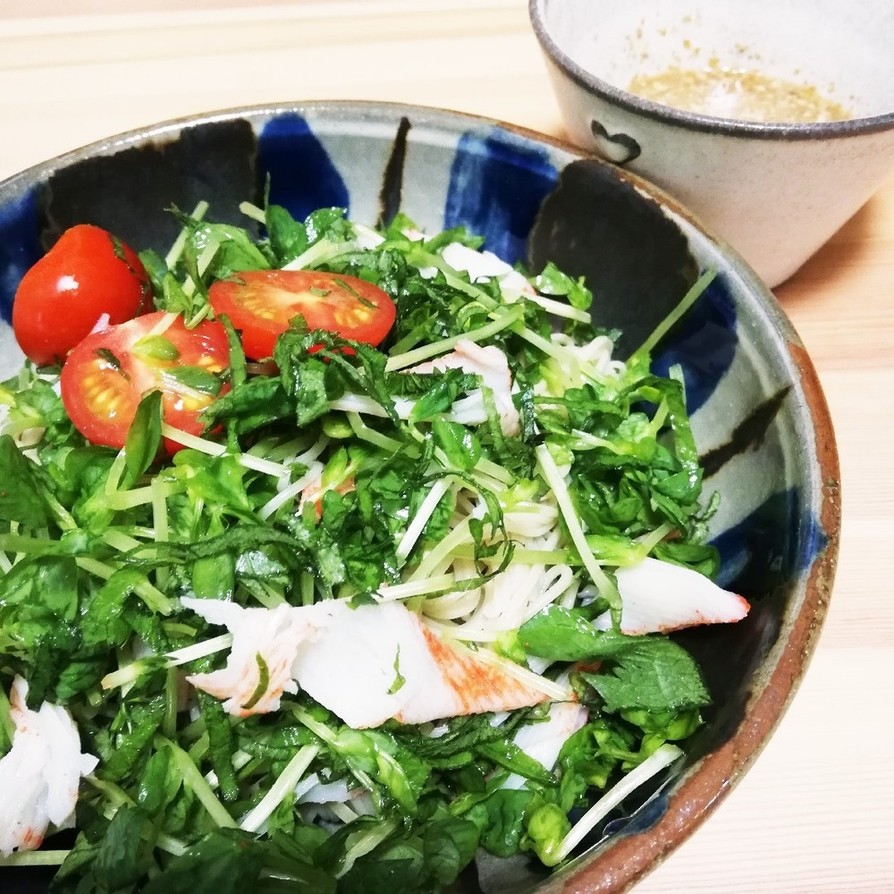 豆苗・大葉・トマトのひんやりサラダ麺の画像