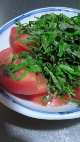 簡単すぎ・・・トマトと大葉のサラダの画像