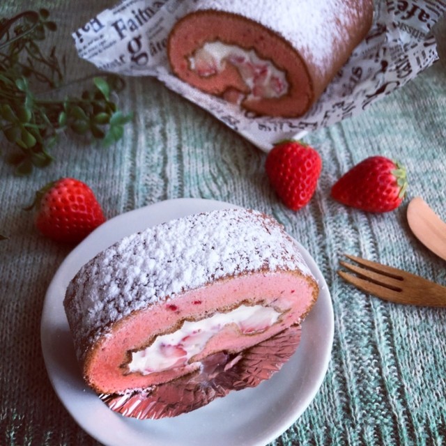 Hmで絶品 春いちごの可愛いロールケーキ レシピ 作り方 By Maron クックパッド 簡単おいしいみんなのレシピが350万品