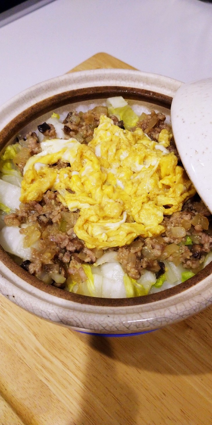 土鍋でまぜご飯　肉味噌と白菜のおかゆの画像