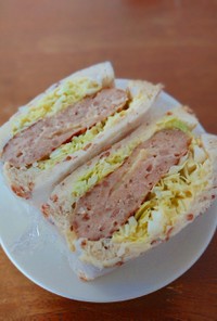 チーズINハンバーグサンドイッチ