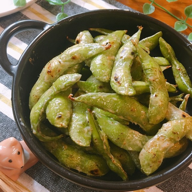 おつまみに 醤油マヨの香ばし焼き枝豆 レシピ 作り方 By Mari 314 クックパッド 簡単おいしいみんなのレシピが360万品