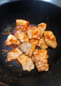 簡単豚バラ肉のケチャップ炒め