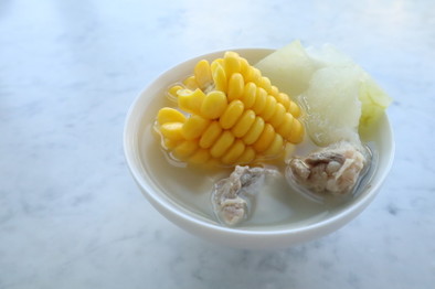 【中華料理】野菜たっぷりの豚骨スープの写真
