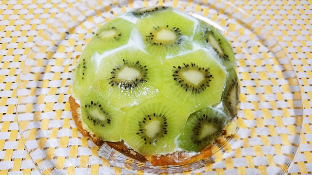 カステラで簡単 キウイのドームケーキ レシピ 作り方 By ポテチ犬 クックパッド