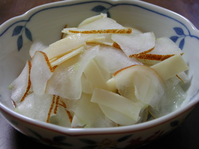 モーウィ（赤毛瓜）といかくんの酢の物の写真