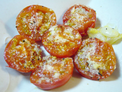 焼きトマトの写真