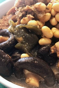 豚小間と大豆と椎茸の煮物