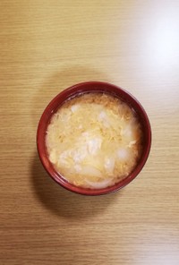 玉ねぎと玉子の味噌汁