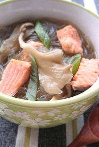 簡単塩鮭舞茸白ネギの春雨スープダイエット