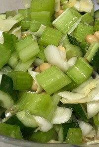 セロリときゅうりと大豆のイカくんサラダ