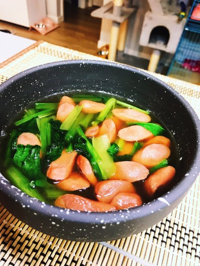 超簡単☆小松菜とソーセージの煮浸しの写真