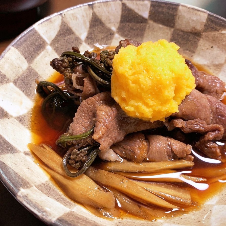 牛肉のワラビ鍋（すき焼き風 みぞれ鍋）の画像