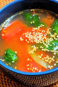 レタスとミニトマトのスープ