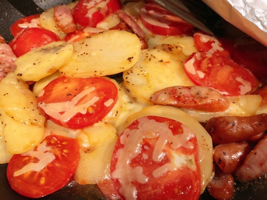 フライパンで簡単♪ポテトマトのチーズ焼きの画像