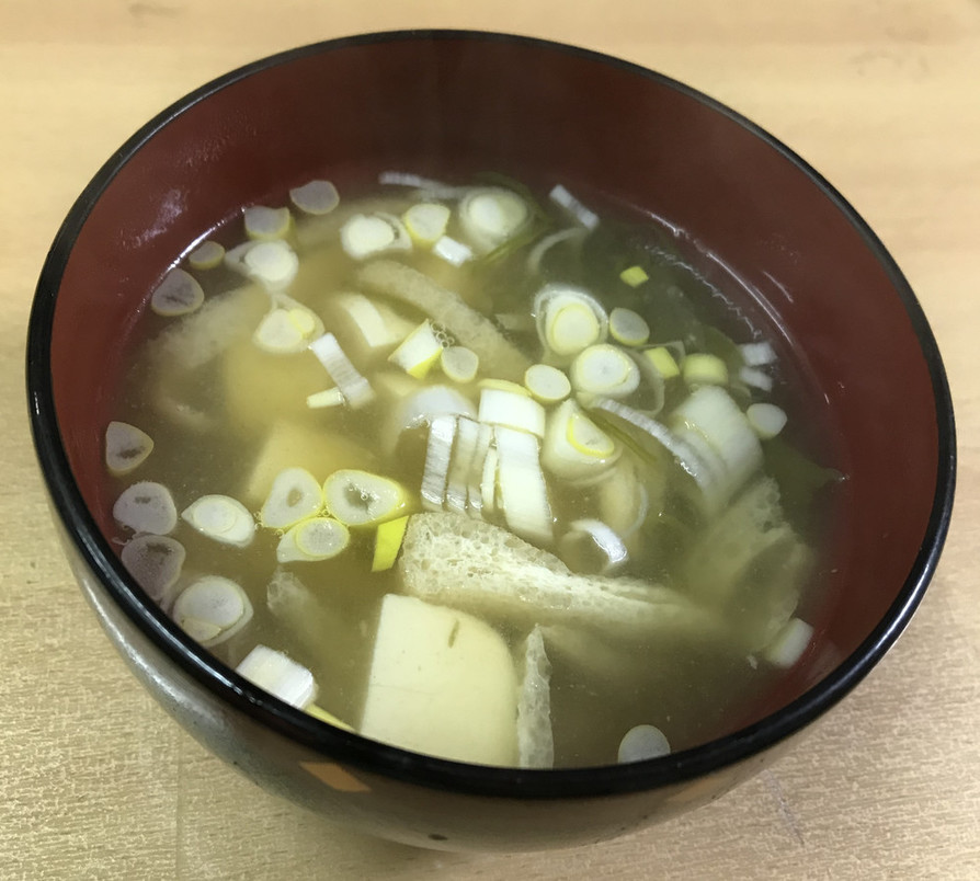 めかぶと豆腐の味噌汁の画像