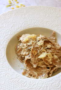 パスカルの栗粉のパスタ　クリームソース