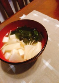 澄んだ…豆腐と季節のお吸い物