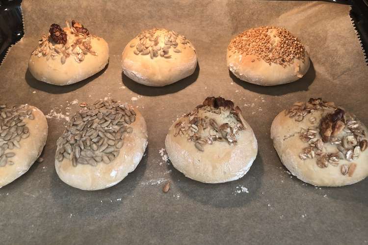 基本のスペルト小麦のロールパン レシピ 作り方 By Roederer クックパッド 簡単おいしいみんなのレシピが353万品