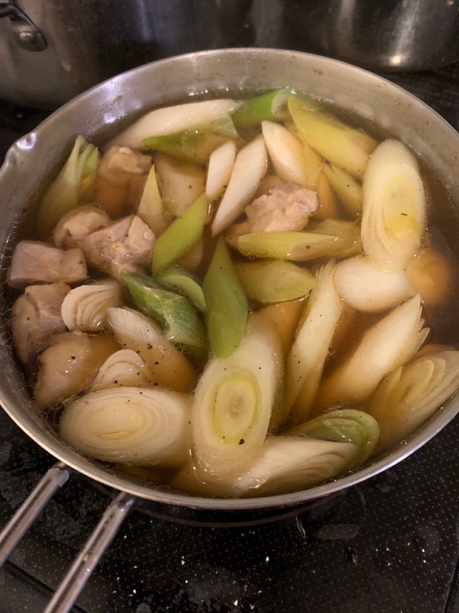 鶏もも肉とネギの日本酒大量消費鍋の画像