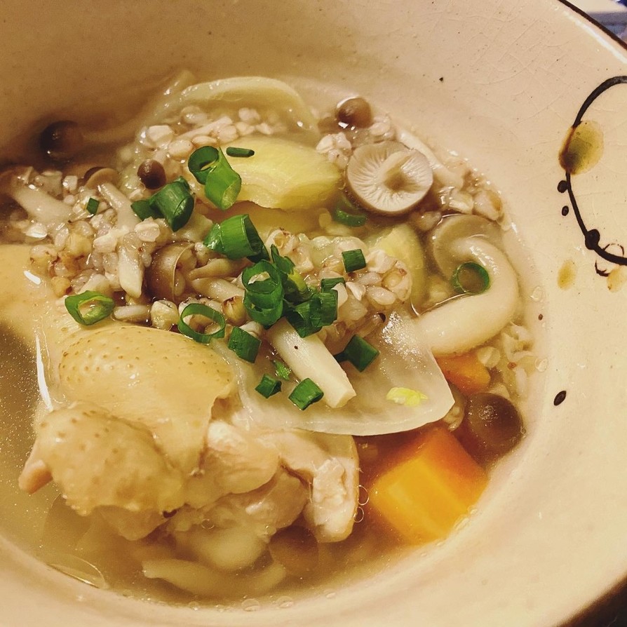 鶏肉と蕎麦米のお腹いっぱいスープの画像