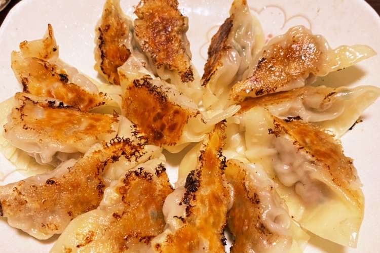 野菜多めの餃子 50個 男料理 レシピ 作り方 By Sanbo Kazu クックパッド 簡単おいしいみんなのレシピが353万品