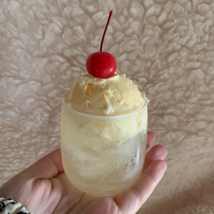 甘酸っぱさがクセになるレモンクリームソーダ
