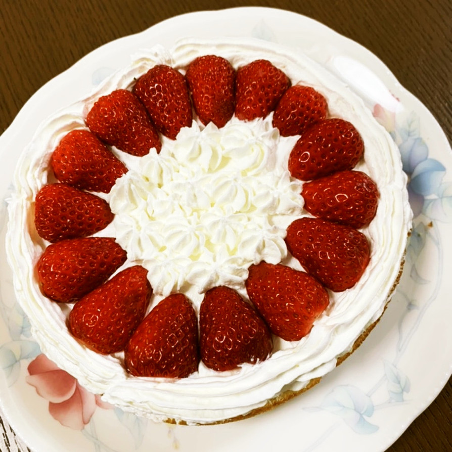 ヤマザキイチゴスペシャルで作る簡単ケーキの画像