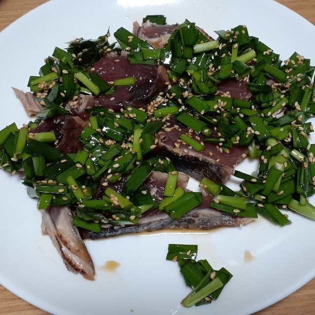 鰹のタタキのニラたれかけ レシピ 作り方 By Hiroya1110 クックパッド 簡単おいしいみんなのレシピが352万品