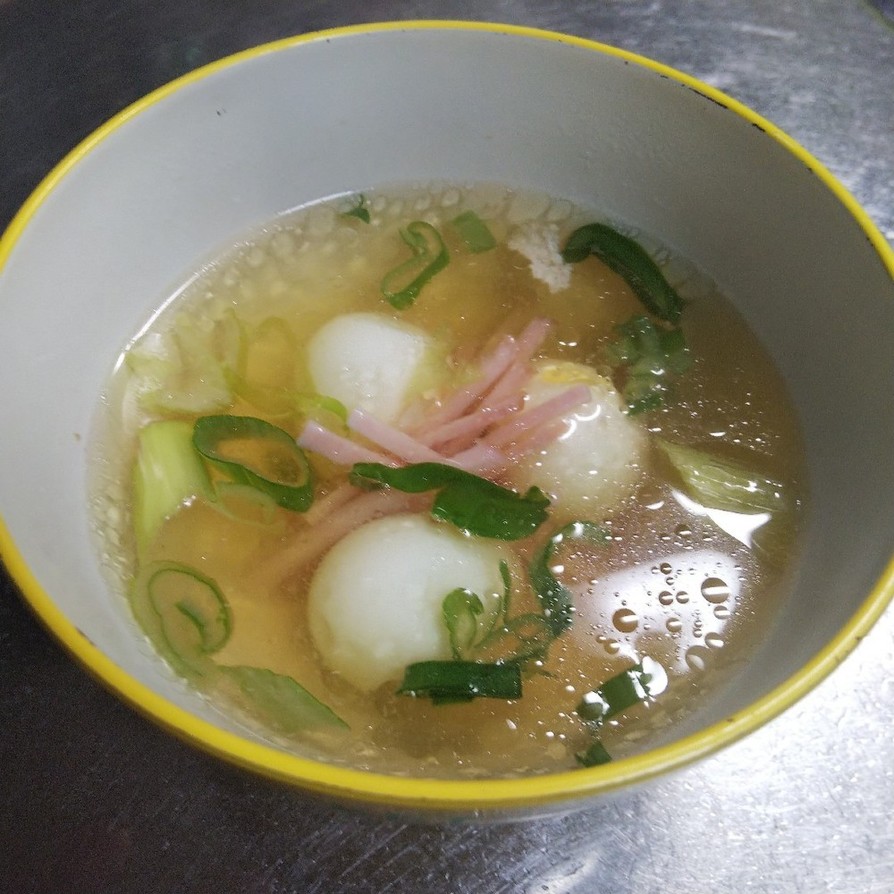 鶏のゆで汁で！うずら卵とハムのスープの画像