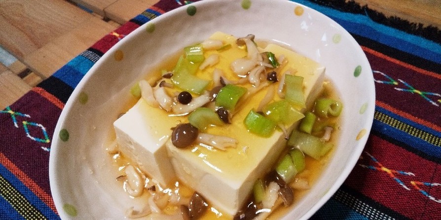 小松菜としめじの餡掛け豆腐の画像