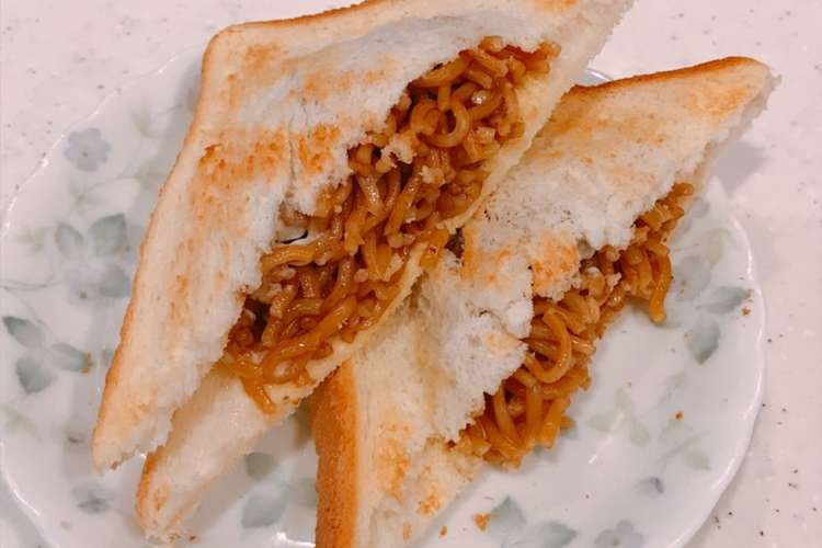 レンチン焼きそば 食パンで焼きそばパン レシピ 作り方 By クックまいななパパ クックパッド 簡単おいしいみんなのレシピが354万品