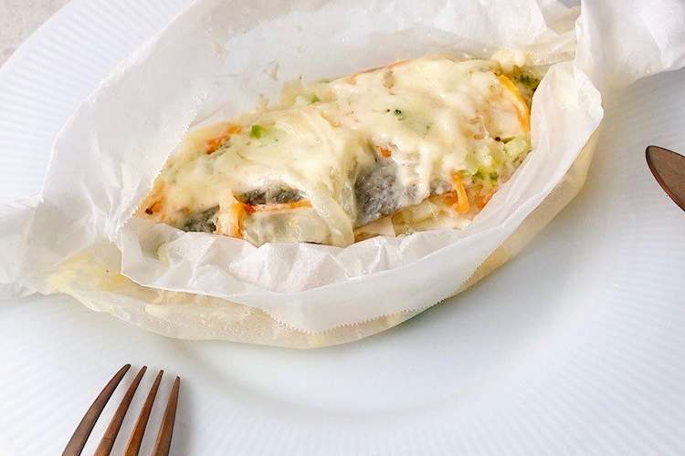 鮭の野菜クリームソース 紙包み焼き レシピ 作り方 By Keiboubou クックパッド 簡単おいしいみんなのレシピが359万品