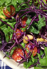ベビーケールと紫キャベツのサラダ