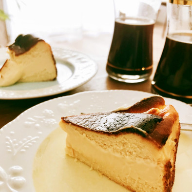 簡単♡バスク風チーズケーキ（バスチー）の写真