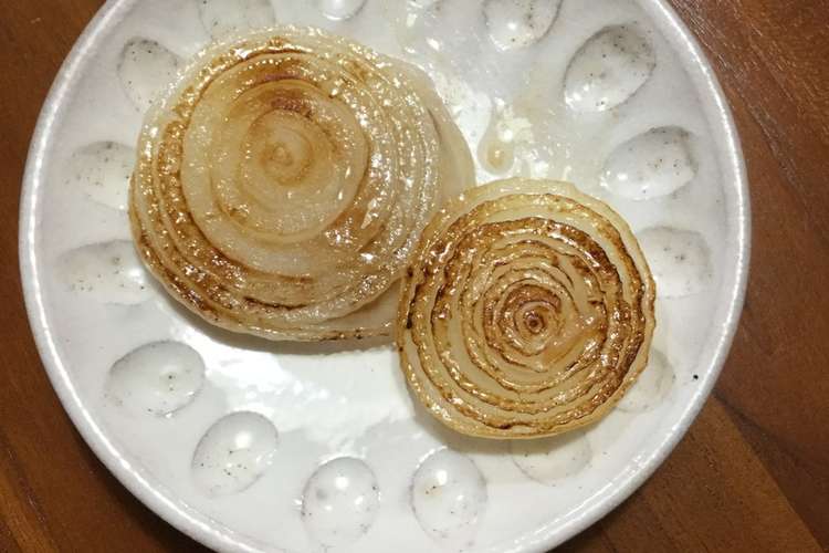 新玉ねぎ 輪切りにして焼くだけ レシピ 作り方 By クックdi37p5 クックパッド