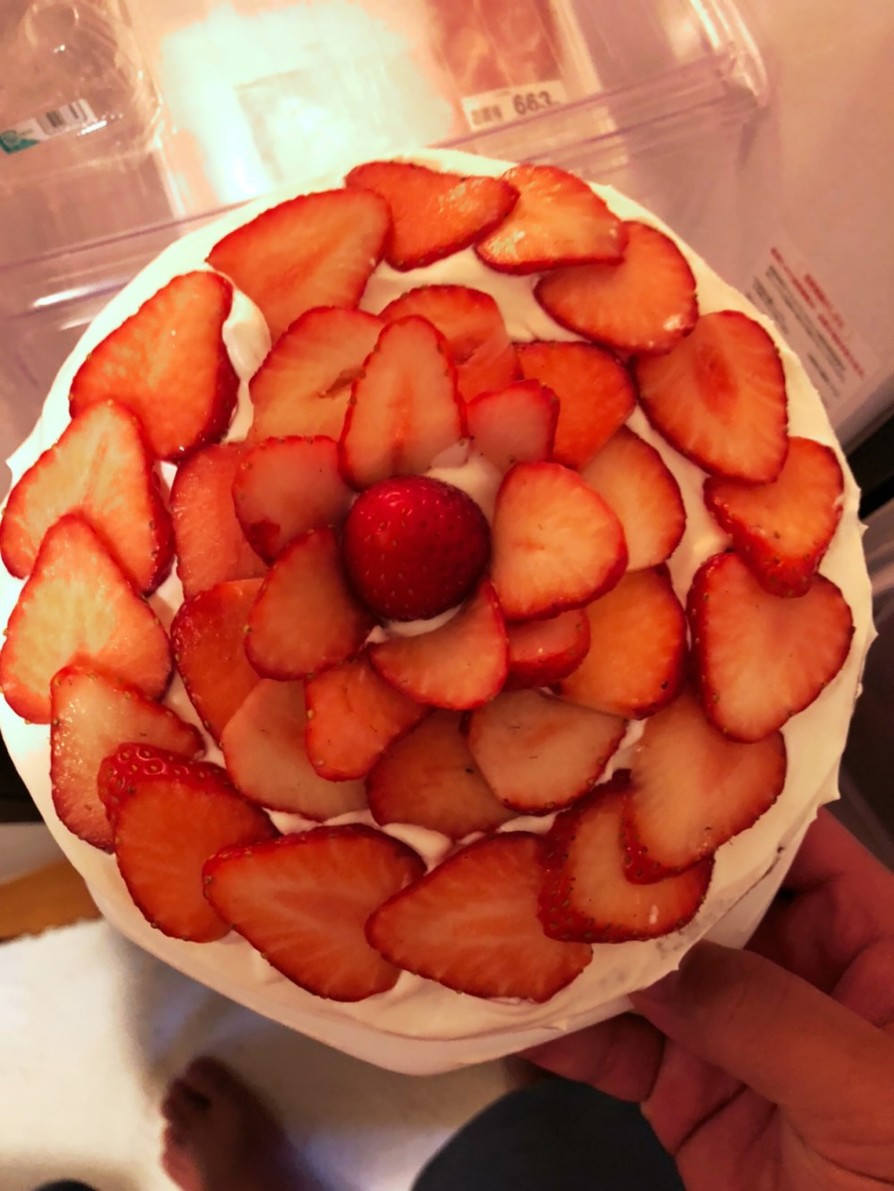 イチゴのケーキのイチゴの並べ方の画像