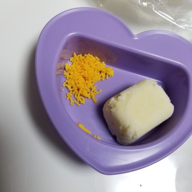 離乳食初期　卵の黄身　使いやすい冷凍方法の写真