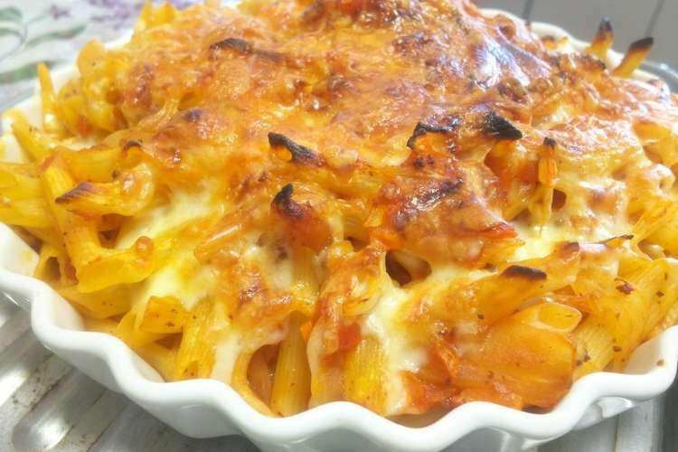 市販のミートソースでペンネグラタン風 レシピ 作り方 By まゆみきママ クックパッド