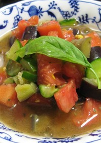 冷たい夏野菜のスープ